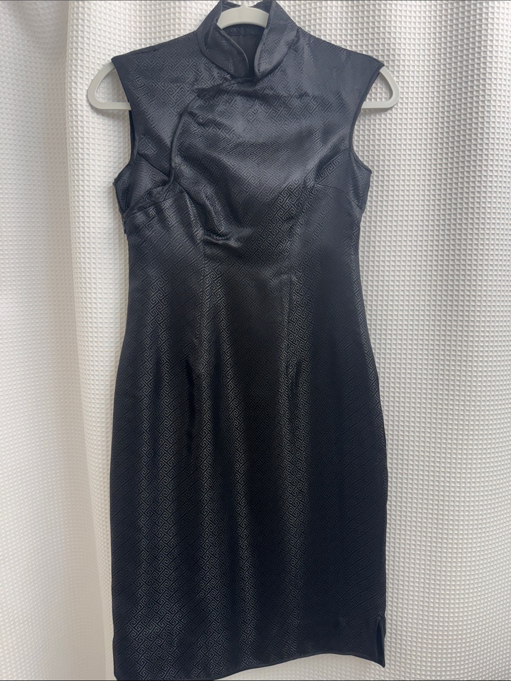 Sleeveless Black Satin Cheongsam-Style Dress